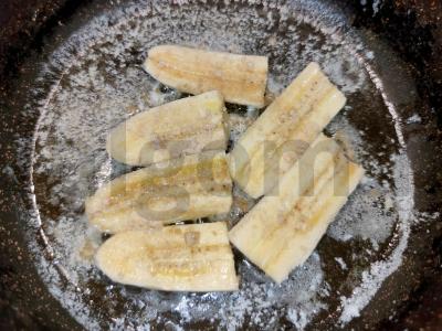 Desertui - kepti bananai. Žingsnis 4