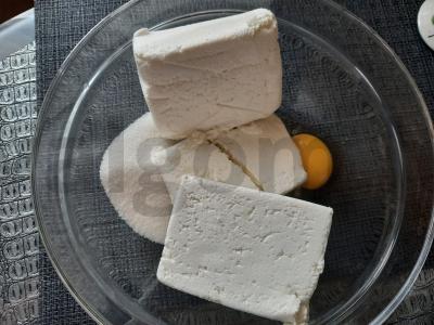 Sultingi sūrio pyragaičiai Žingsnis 1