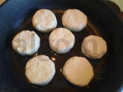 Sultingi sūrio pyragaičiai Žingsnis 3