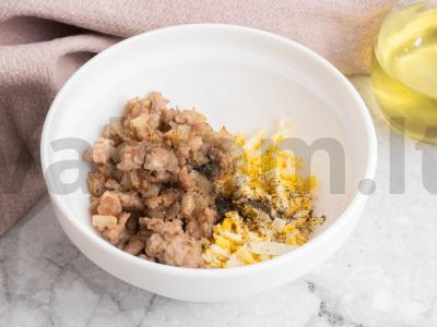 Blyneliai, įdaryti malta mėsa ir kiaušiniais Žingsnis 3