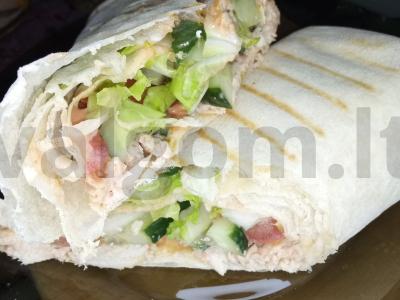 Naminė šavarma su vištiena pagrindine nuotrauka