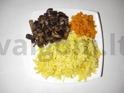 Salotos su šprotais ir korėjietiškomis morkomis Žingsnis 2