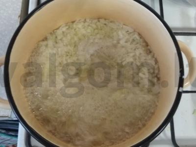 Kopūstų kotletai su daržovėmis ant manų kruopų Žingsnis 4