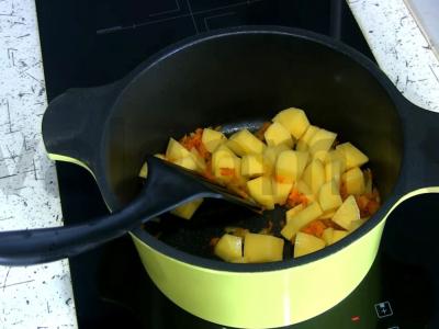 Kreminė sriuba su raudona žuvimi Žingsnis 1