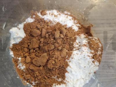 Greitas šokoladinis keksas Žingsnis 1