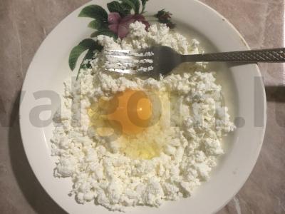 Sūrio pyragėliai yra labai švelnūs Žingsnis 2