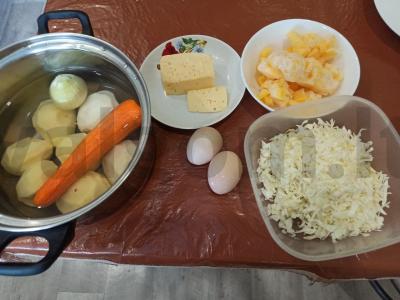 Kiaušinių ir sūrio sriuba Žingsnis 1