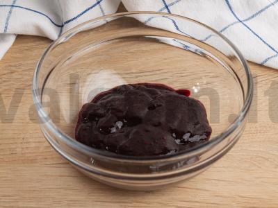 Uogų ir mandarinų padažas Žingsnis 4