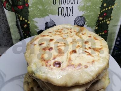 Khyczyny su bulvėmis pagrindine nuotrauka
