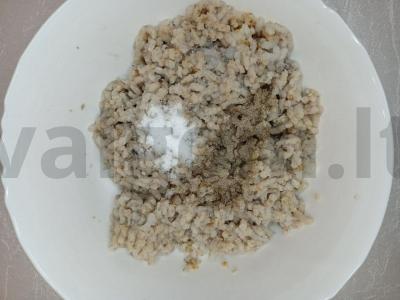Žuvies kotletai keptuvėje Žingsnis 1