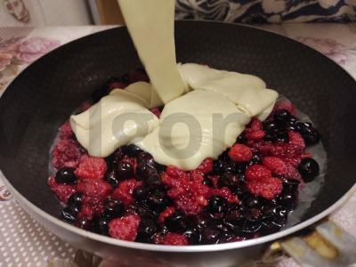 Švelnus uogų pyragas Žingsnis 5