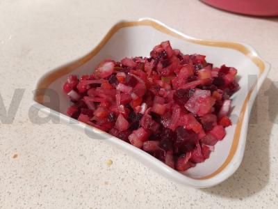 Pasninko salotos "Vinaigretė be žirnelių" pagrindine nuotrauka