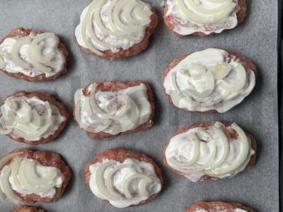 Prancūziško stiliaus mišrios maltos mėsos kotletai Žingsnis 9