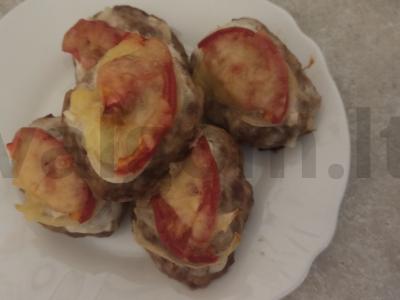 Prancūziško stiliaus mišrios maltos mėsos kotletai pagrindine nuotrauka