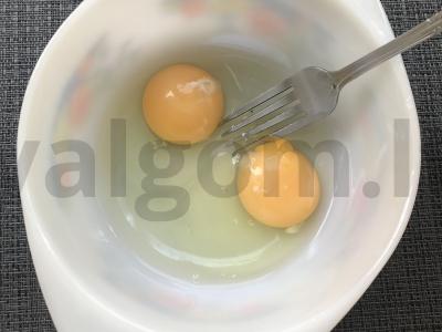 Omletas su pomidorais ir svogūnais Žingsnis 5