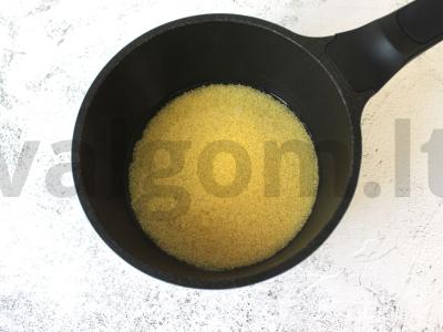 Kuskuso pagrindu pagamintas kokosų desertas Žingsnis 1