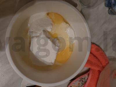 Varškės apkepas su sultenėmis ir obuoliais Žingsnis 2