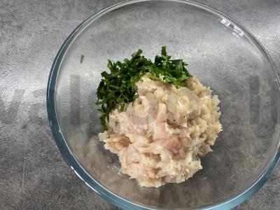 Osetijos pyragas su malta vištiena ir žolelėmis Žingsnis 1