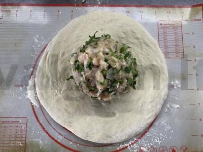 Osetijos pyragas su malta vištiena ir žolelėmis Žingsnis 2