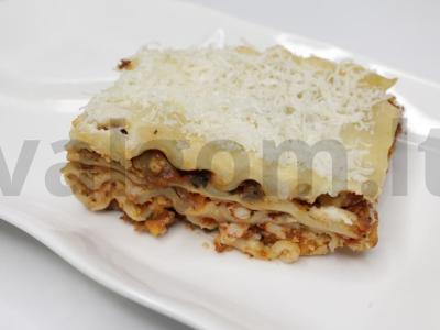 Lazanija su parmezanu, vištiena ir grybais pagrindine nuotrauka