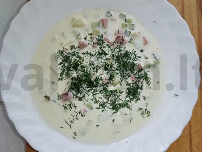 Kempingai okroshka pagrindine nuotrauka