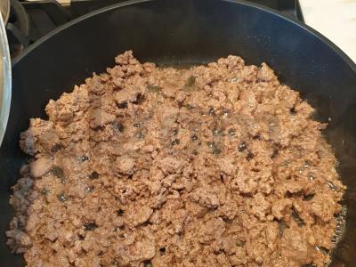 Bulvės su mėsa Žingsnis 1