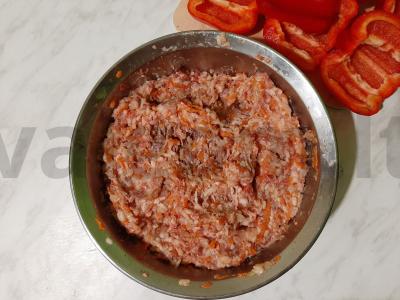 Įdarytos paprikų valtys su sūrio kepurėle Žingsnis 1