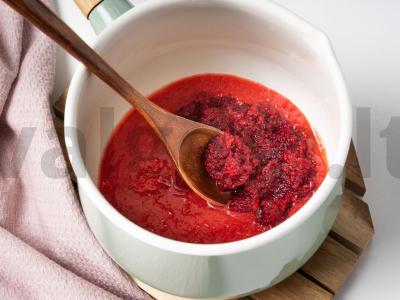 Spanguolių spanguolių morsas su kalina Žingsnis 1