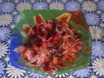 Vinaigrette yra biudžeto salotos pagrindine nuotrauka
