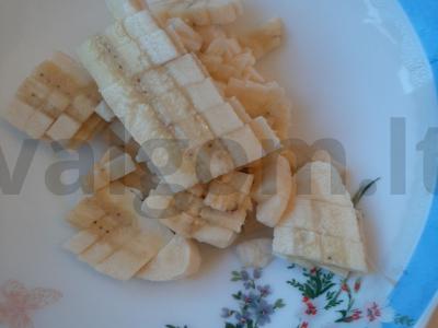 Vaisių salotos su mandarinais, obuoliais ir bananais Žingsnis 1