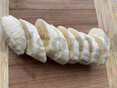 Bananų kava su cinamonu ir kakava Žingsnis 1