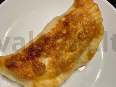 Veganiški čeburekai su bulvėmis ir daržovėmis pagrindine nuotrauka
