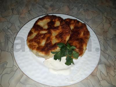 Pyragai su bulvėmis ir žirniais pagrindine nuotrauka