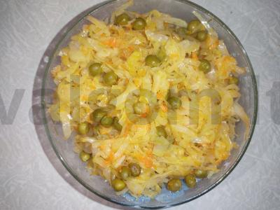 Aromatingi troškinti kopūstai su žirneliais pagrindine nuotrauka