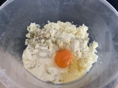 Kopūstų paplotėliai ant manų kruopų Žingsnis 1