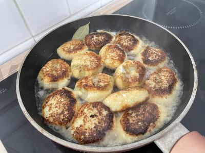 Kopūstų paplotėliai ant manų kruopų Žingsnis 3