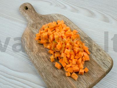 Kalakutienos, bulvių ir cukinijų troškinys Žingsnis 1