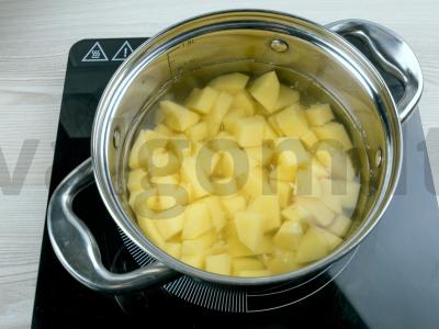 Kalakutienos, bulvių ir cukinijų troškinys Žingsnis 3