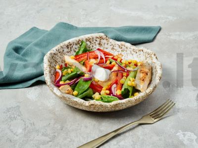 Kukurūzų ir salotų salotos pagrindine nuotrauka