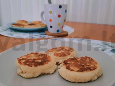 Rikotos sūrio pyragai pagrindine nuotrauka