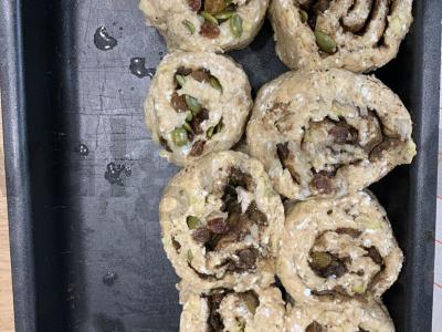 PP sinnabones su obuoliais ir sultenėmis Žingsnis 4