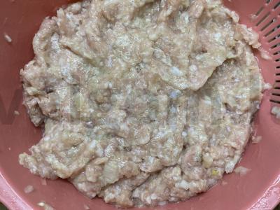 Vištienos kotletai su auksine plutele Žingsnis 3