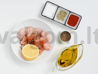 Vištiena su braškių padažu Žingsnis 1