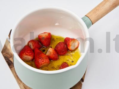 Vištiena su braškių padažu Žingsnis 2