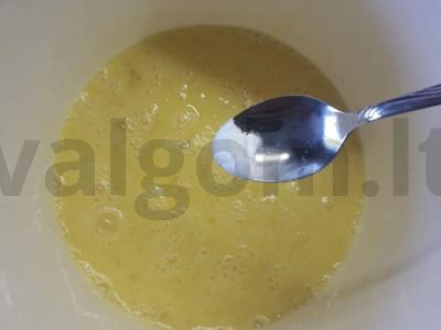 Omletas su sviestu orkaitėje Žingsnis 1