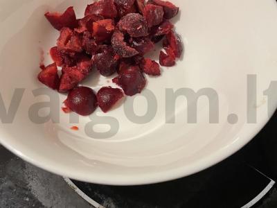 Chia sėklų ir burokėlių košė Žingsnis 1