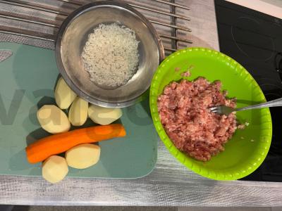 Sriuba su mėsos kukuliais be kepimo Žingsnis 1