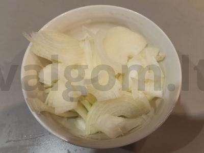 Vištienos jautienos Stroganoff grietinėje Žingsnis 2
