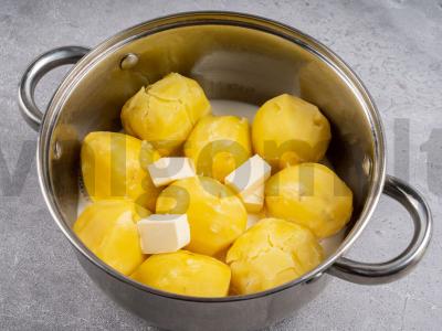 Bulvių košė su vištienos kepenėlėmis ir svogūnais Žingsnis 3