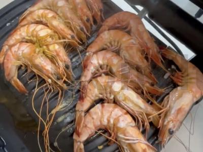 Ant grotelių keptas langustinas Žingsnis 3
